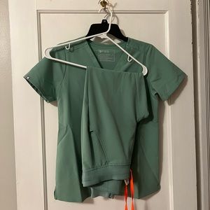 Figs Green Scrub Set Extra Small - Zomora Top and Jogger Bottoms